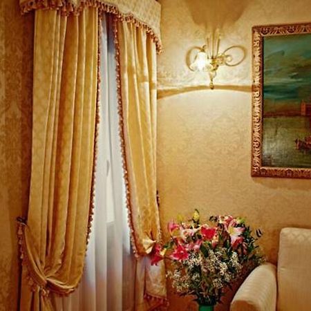 Guest House La Chicca Венеція Екстер'єр фото